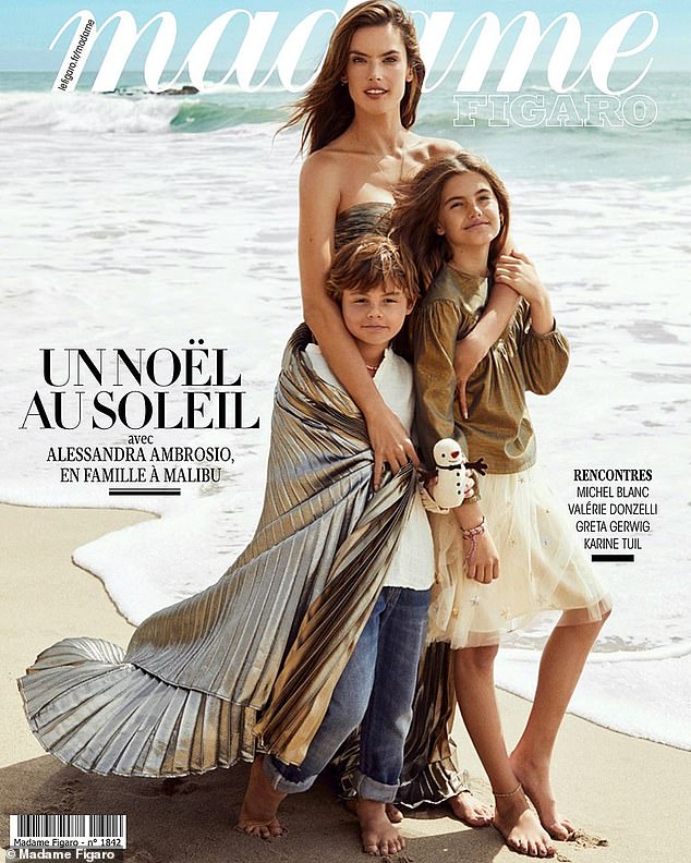 اليساندرا أمبروسيو مع طفليها على غلاف مجلة مدام فيجارو