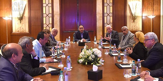 رئيس الوزراء يستعرض مخطط تطوير شرم الشيخ  (2)