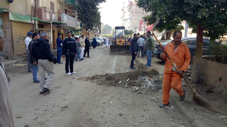 حملة نظافة فى شوارع شبين القناطر (6)
