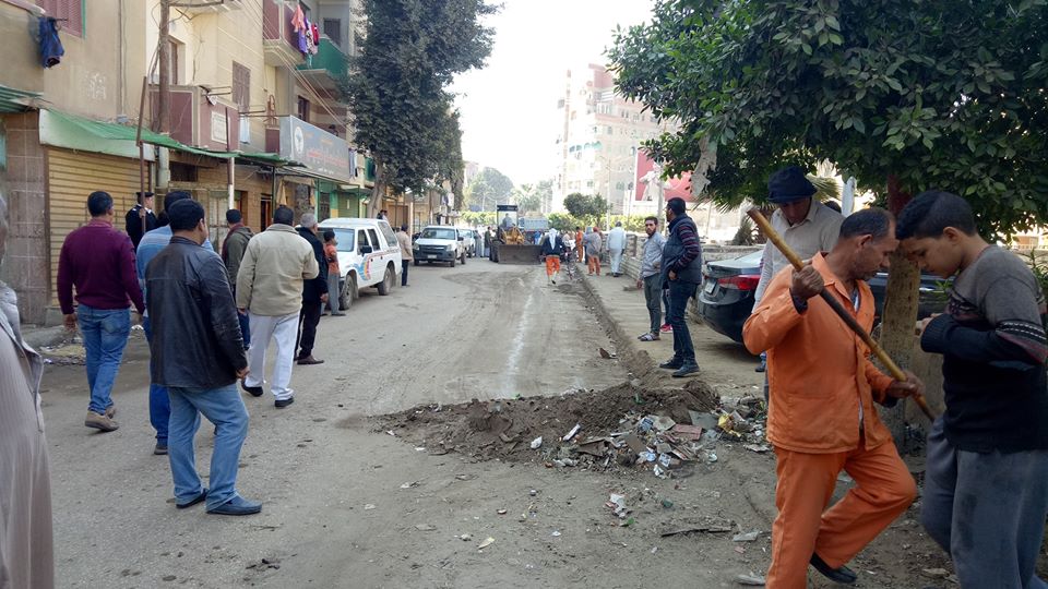 حملة نظافة فى شوارع شبين القناطر (1)