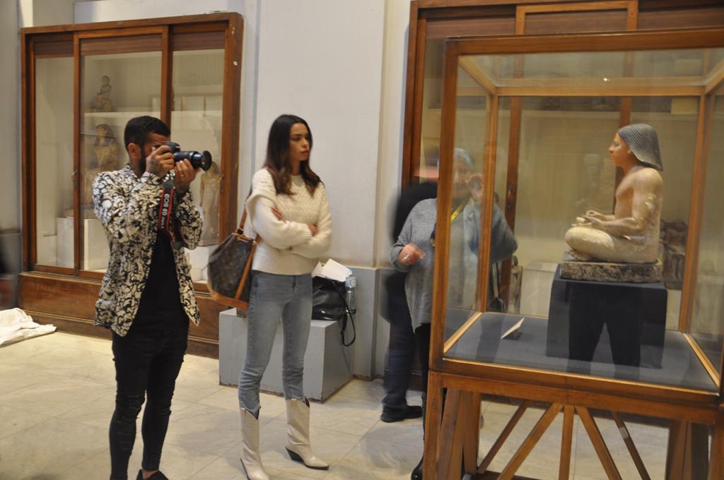 لاعب كرة القدم البرازيلى دانى ألفيس يزور المتحف المصرى بالتحرير (2)
