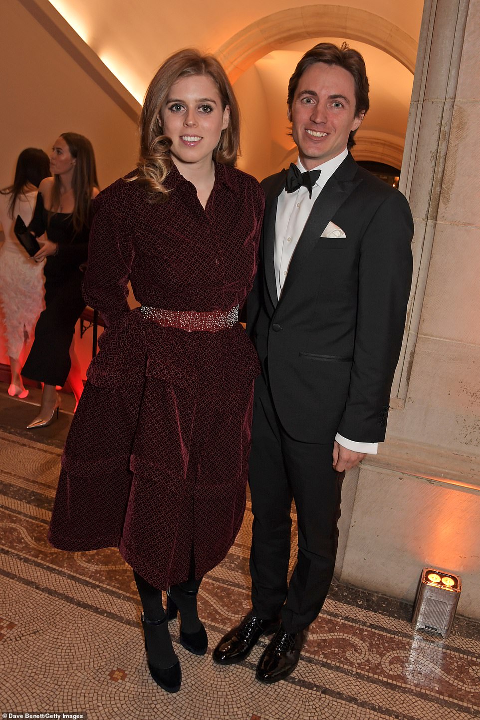 الأميرة بياتريس مع خطيبها الإيطالي إدواردو مابيلي موززي في لندن