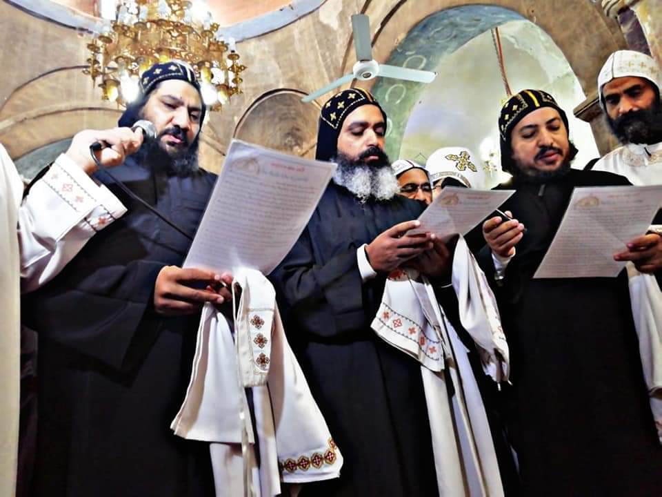 ترقية ثلاث رهبان لرتبة الكهنوت بدير الأنبا متاؤس الفاخوري بجبل أصفون بإسنا (2)