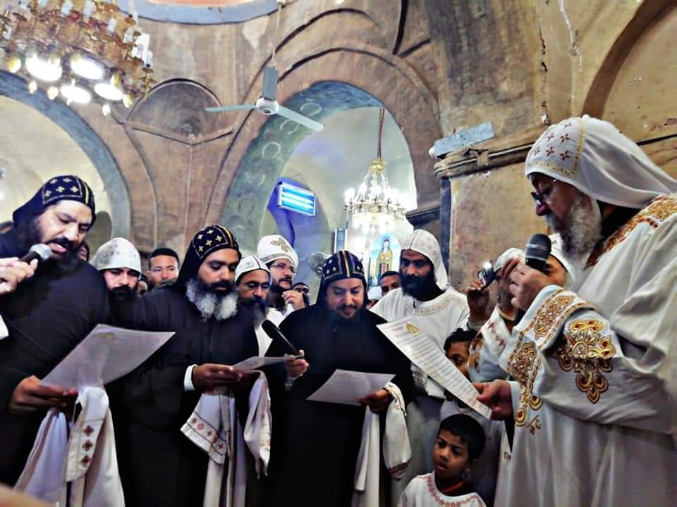 ترقية ثلاث رهبان لرتبة الكهنوت بدير الأنبا متاؤس الفاخوري بجبل أصفون بإسنا (1)