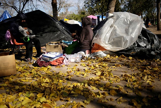 يطالب طالبو اللجوء المكسيكيون بممتلكاتهم للانتقال إلى مأوى