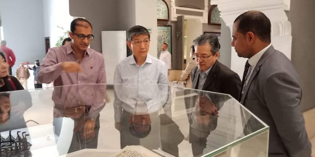 خلال زيارة سفير الصين لمتحف الفن الإسلامى (1)