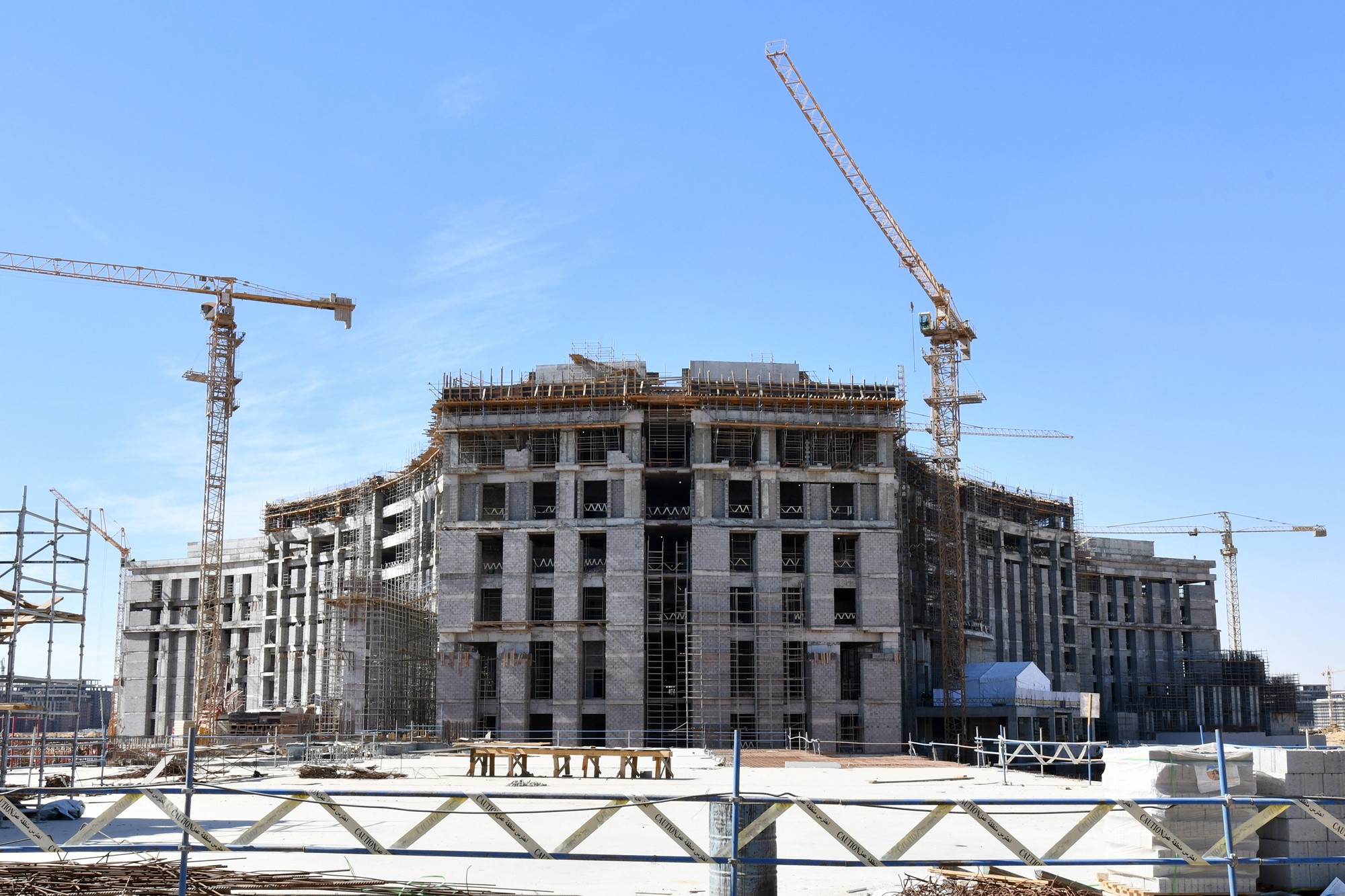 مبنى برلمان العاصمةا لإدارية الجديدة والذى يعد أيقونة العمران الجديد فى مصر وتصل مساحته أضعاف مساحة مبنى البرلمان القديم بوسط البلد ويتم تنفيذه بواسطة شركة المقاولون العرب مبنى برلمان العاصمةا لإدارية الجديدة والذى يعد أيقونة العمران الجديد فى مصر وتصل مساحته أضعاف مساحة مبنى البرلمان القديم بوسط البلد ويتم تنفيذه بواسطة شركة المقاولون العرب