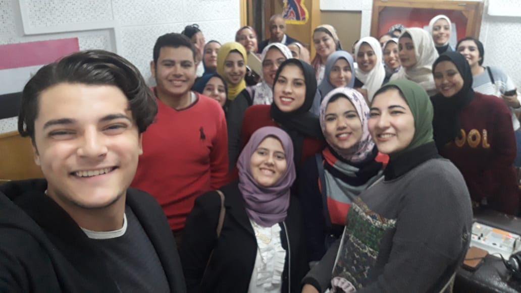 5- الطلاب دخل مبنى الإذاعة بالإسماعيلية