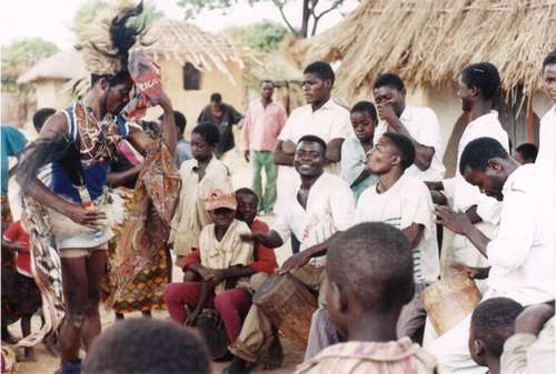 zambia-phiri-dancing-and-drummers