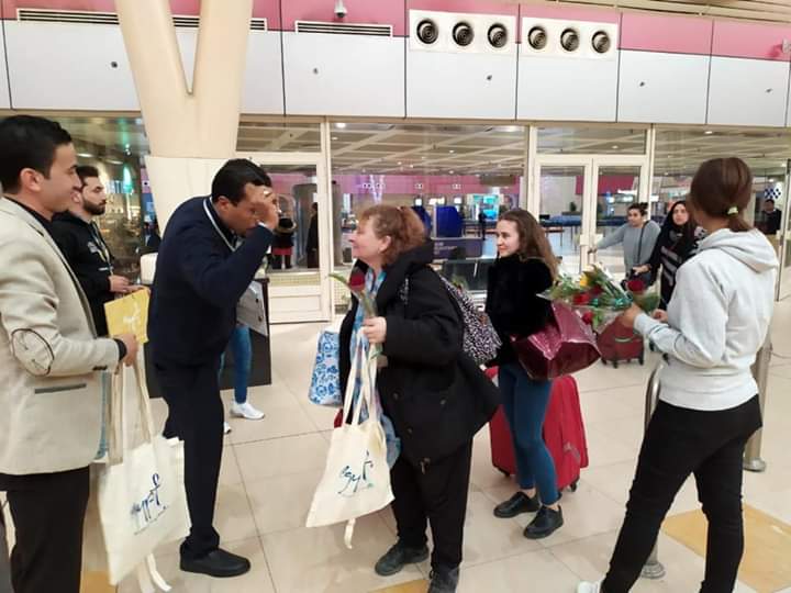وصول أول وفد سياحى من فرنسا إلى مطار شرم الشيخ (5)