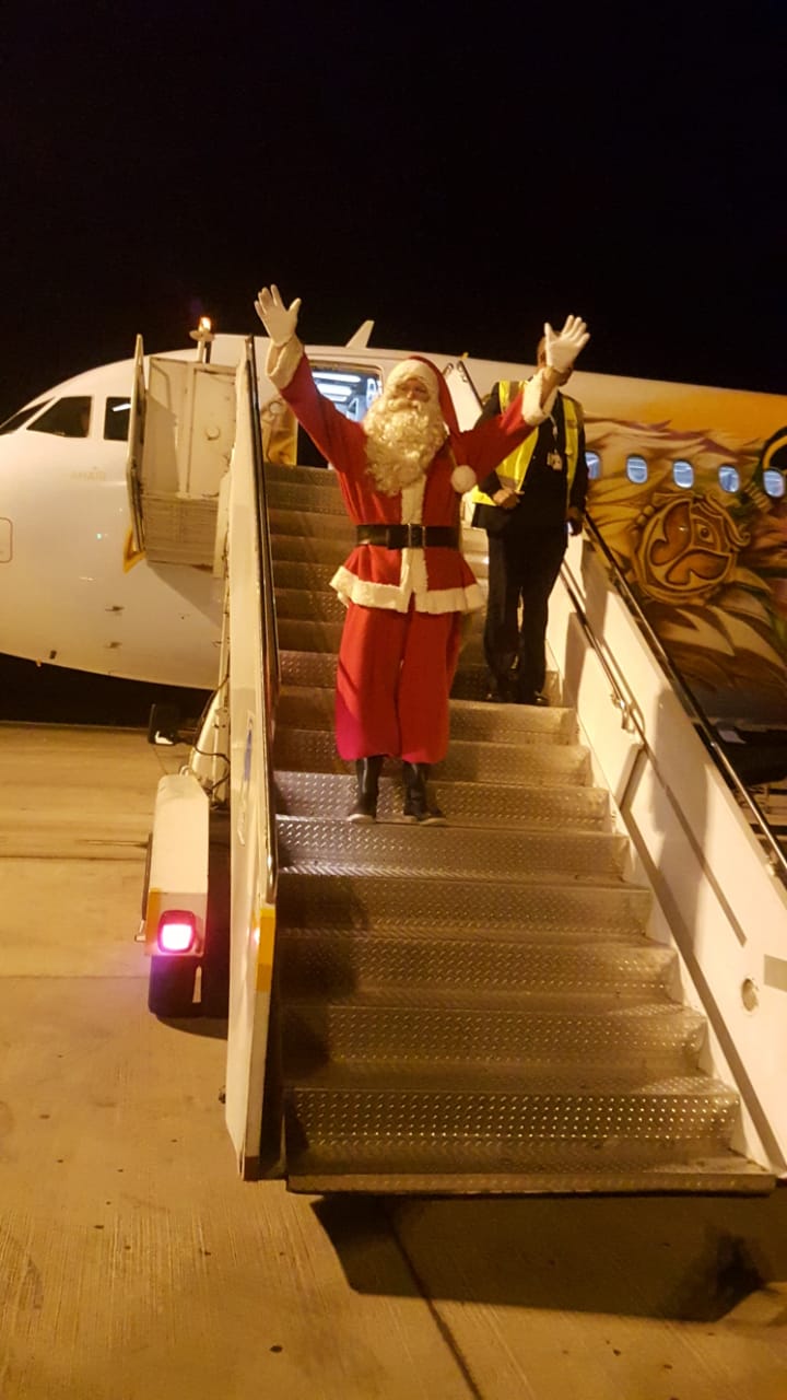 سائح بلجيكى يصل مرسى علم مرتدياً ملابس بابا نويل لقضاء احتفالات الكريسماس (8)