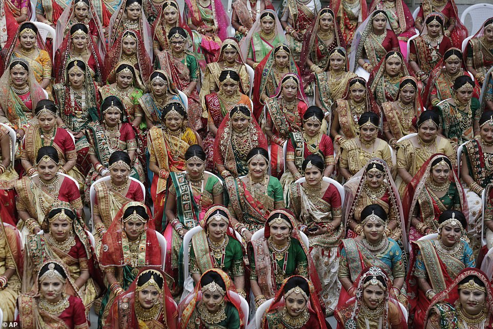 حفل زفاف لليتيمات فى الهند