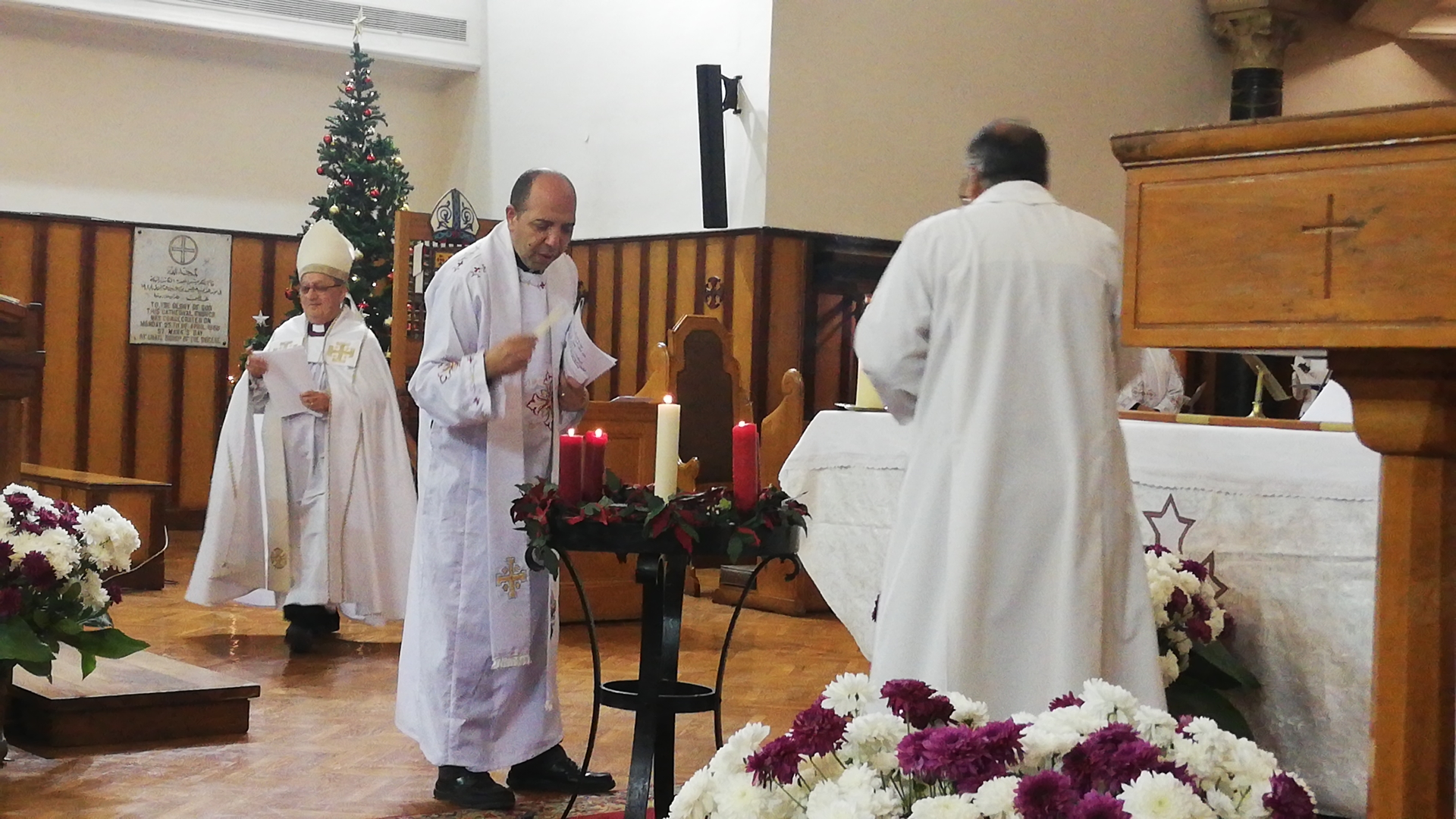 مطران الكنيسة الأسقفية يترأس قداس عيد الميلاد بكاتدرائية القديسين بالزمالك (6)