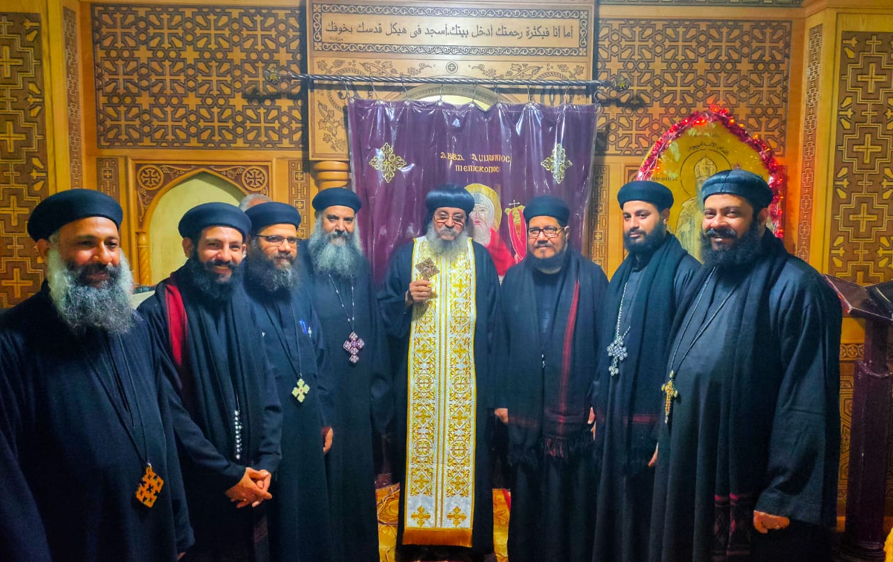 أسقف إسنا وأرمنت يقودان إحتفالات الأقباط بعيد إستشهاد الأنبا أمونيوس بدير الشهداء (3)