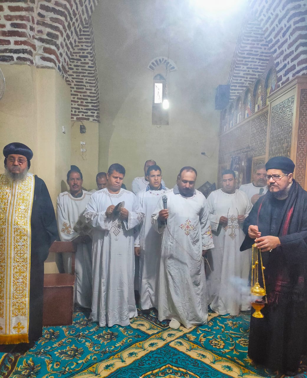 أسقف إسنا وأرمنت يقودان إحتفالات الأقباط بعيد إستشهاد الأنبا أمونيوس بدير الشهداء (4)
