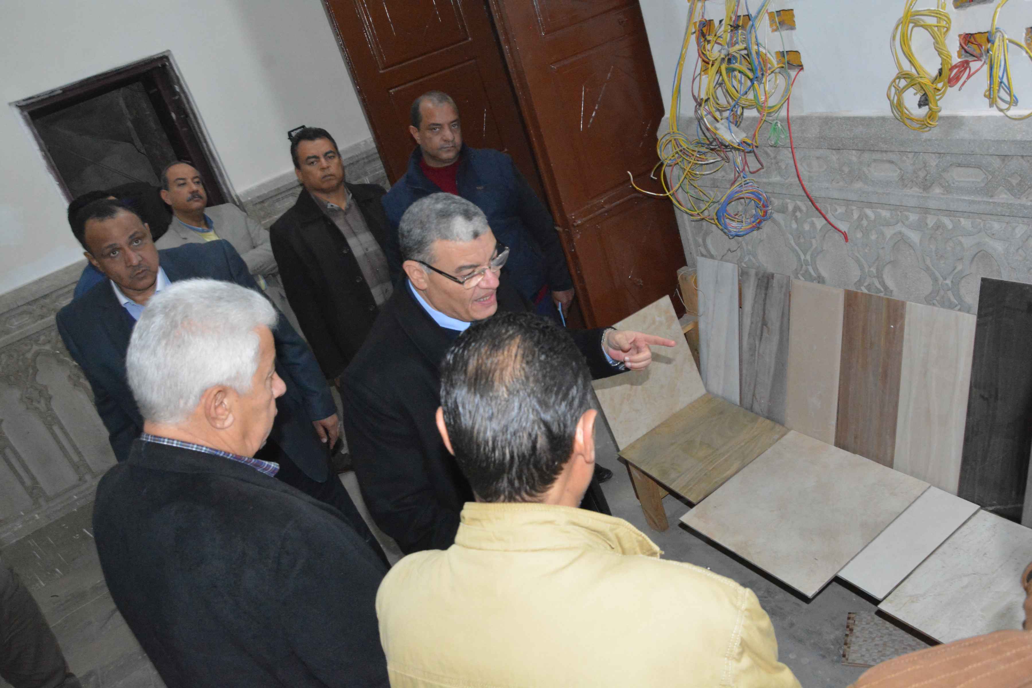 محافظ المنيا يتابع أعمال تطوير وصيانة مسجد الفولى (2)