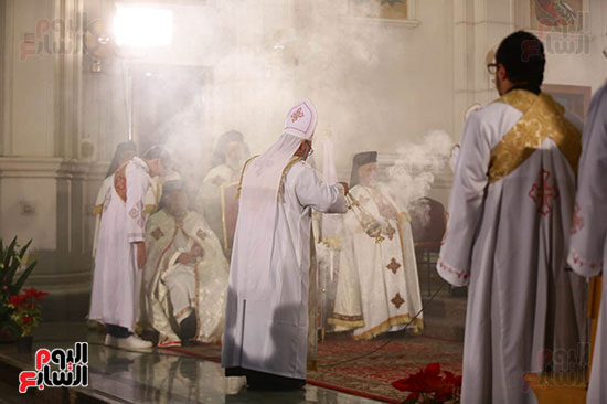 أجراس كاتدرائية الكاثوليك تعلن بدء قداس عيد الميلاد المجيد  (55)