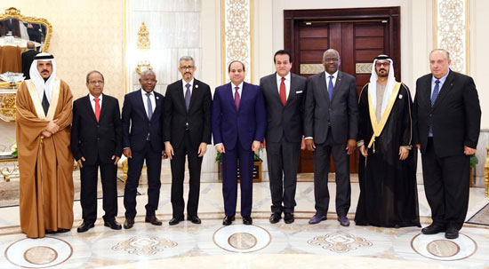 السيسي يلتقى مجموعة من وزراء التعليم والبحث العلمى العرب (1)
