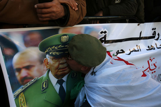 قايد صالح نجح فى قيادة بلاده باقتدار خلال المرحلةا لانتقالية