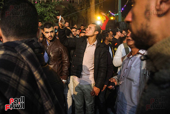 الآلاف من المصريين يختتمون احتفالاتهم بمولد الحسين (10)