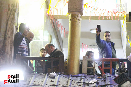 الآلاف من المصريين يختتمون احتفالاتهم بمولد الحسين (15)
