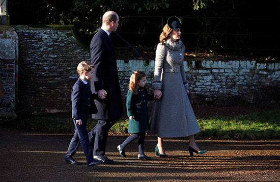 الأمير البريطانى وليام وكاترين ودوقة كامبريدج والأمير جورج والأميرة شارلوت يغادرون كنيسة القديسة مريم المجدلية - Copy