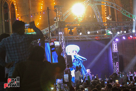 الآلاف من المصريين يختتمون احتفالاتهم بمولد الحسين (1)