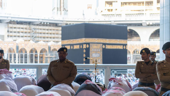 صلاة الكسوف بالمسجد الحرام (7)