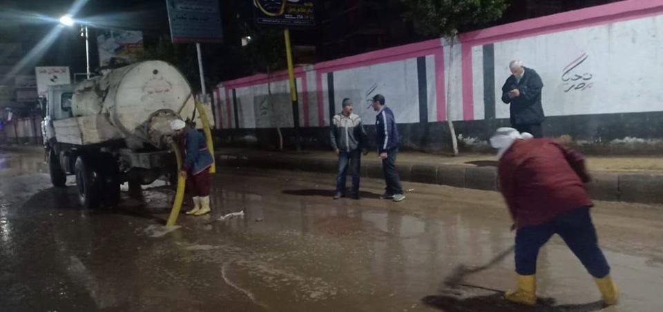 رفع مياه الأمطار من الشوارع بكفر الشيخ واستمرار سوء الأحوال الجوية (12)