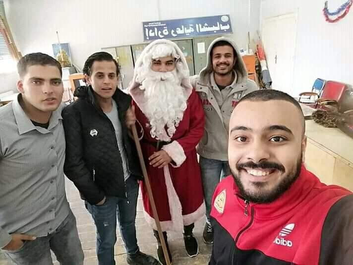بابا نويل في جامعة الزقازيق 2