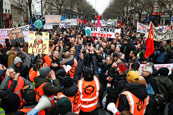 استمرار-الاحتجاجات--فرنسا-على-خطط-اصلاح-الحكومة