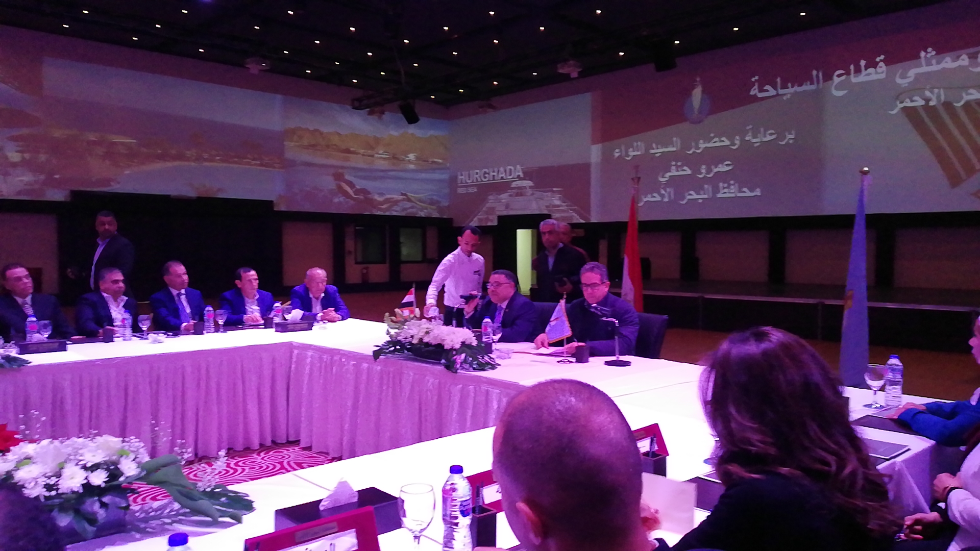 لقاء وزير السياحة والآثار بمستثمرى البحر الأحمر (10)