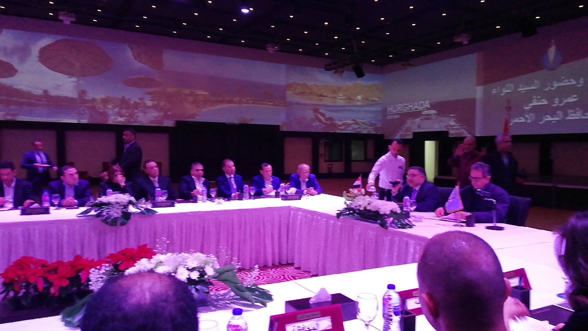 لقاء وزير السياحة والآثار بمستثمرى البحر الأحمر (11)