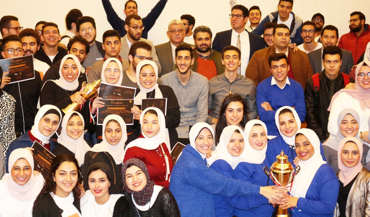 طلاب جامعة المنصورة المبتكرين (1)