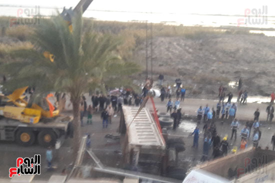 حادث تصادم سيارة نقل وأتوبيس ببورسعيد (2)