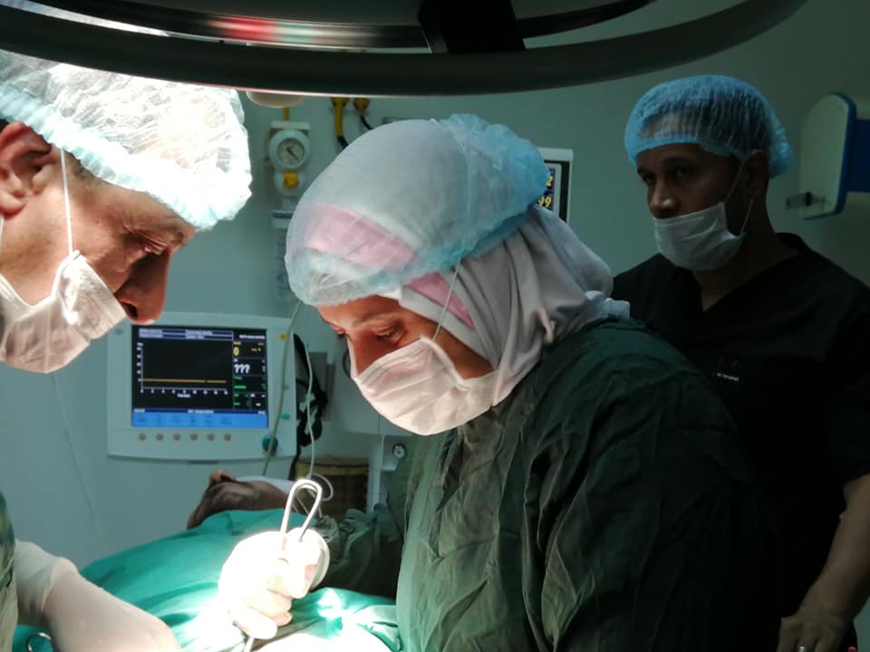إجراء عمليات جراحية ضمن ورشة عمل في مستشفى العمار  (10)