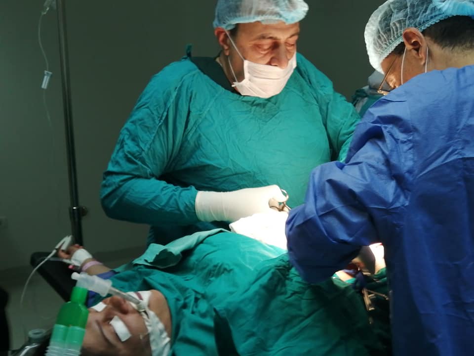 إجراء عمليات جراحية ضمن ورشة عمل في مستشفى العمار  (4)