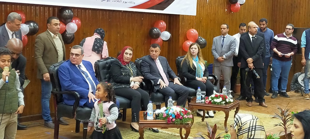 جامعة عين شمس تحتفل باليوم العالمى لمتحدى الإعاقة (1)