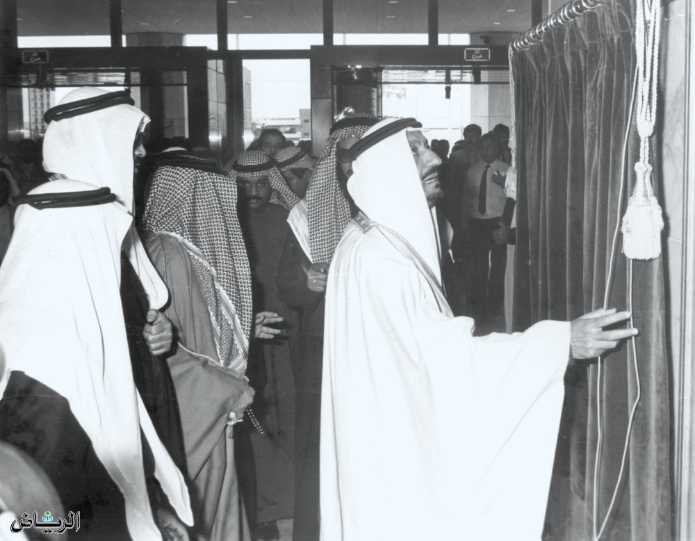 الأمير متعب بن عبدالعزيز يفتتح أحد المشروعات
