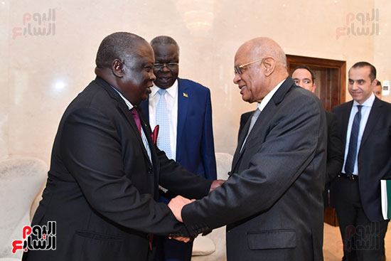 عبد العال يلتقى رئيس المجلس التشريعى الانتقالى بالإنابة بجنوب السودان (4)