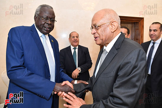عبد العال يلتقى رئيس المجلس التشريعى الانتقالى بالإنابة بجنوب السودان (1)