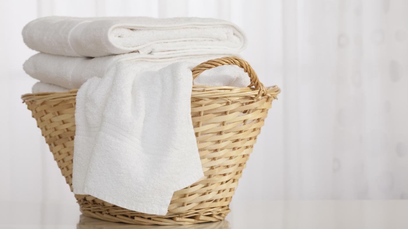 4 نصائح لنظافة مضمونة للملابس البيضاء 