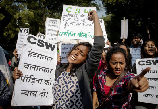 لافتات-بالهندية-ضد-الاغتصاب