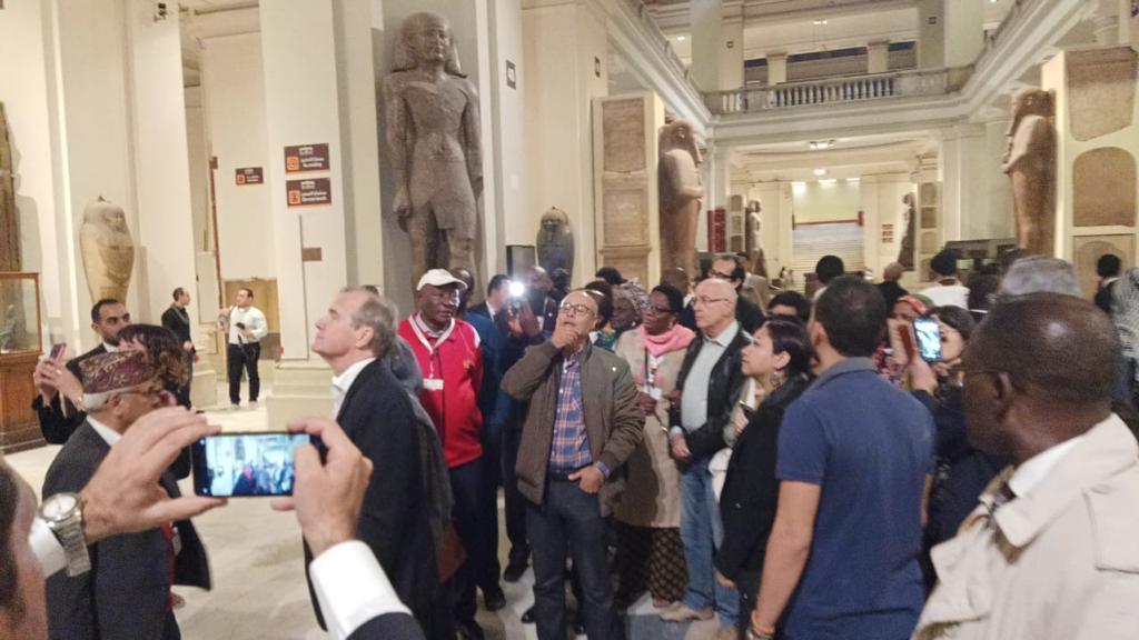 المشاركون في المؤتمر الدولى الثالث لتعاونيات البناء يزورون المتحف المصرى