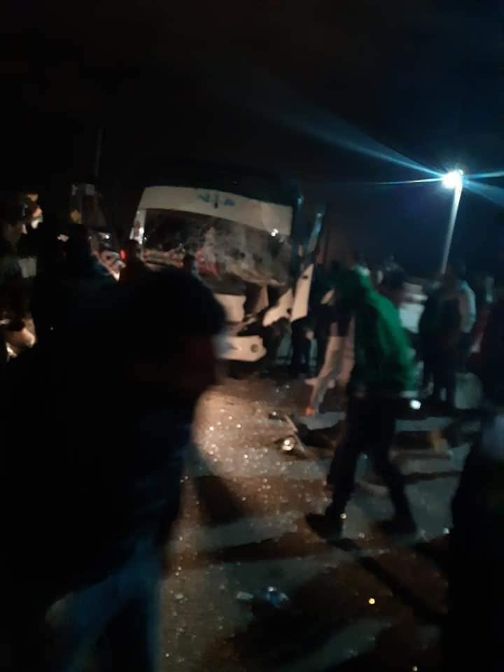 جانب من حادث إنقلاب أتوبيس جماهير المصرى البورسعيدى (4)