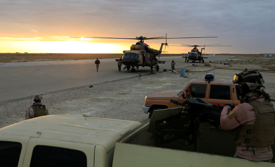 مقاتلات عراقية تستعد لنقل الجنود