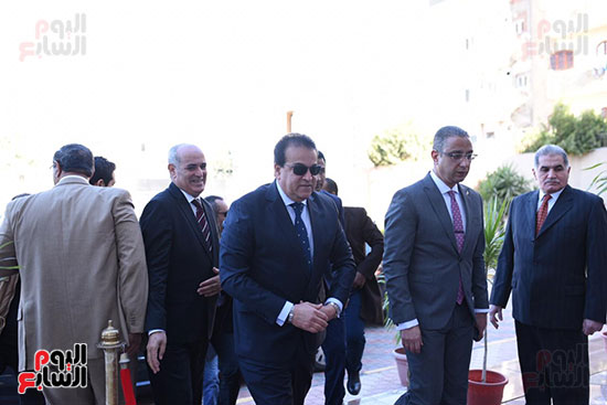 وزير التعليم العالي يزور الفيوم لإفتتاح المستشفى الجامعي الجديد