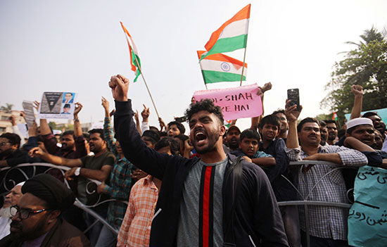 احتجاجات ضد قانون الجنسية الجديد فى مومباى