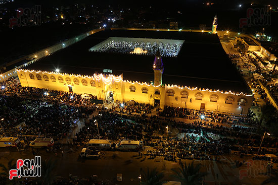 صلاه-ليله-القدر-مسجد-عمرو-بن-العاص-تصوير-حسن-محمد