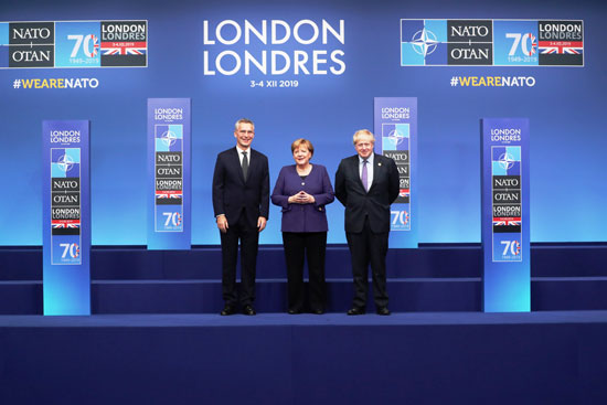 رئيس-وزراء-بريطانيا-وأمين-عام-الناتو-فى-استقبال-ميركل